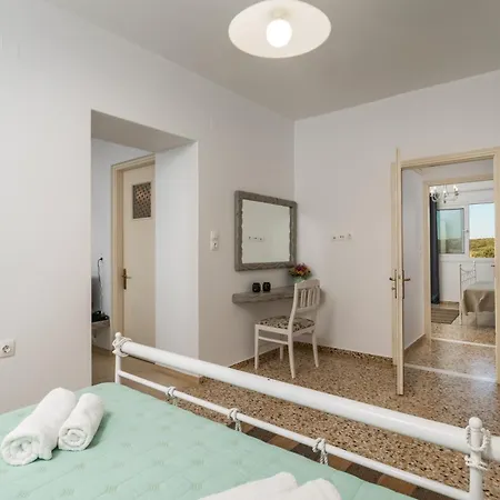 Tranquille House Holiday home Provatas