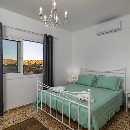 Tranquille House Holiday home Provatas